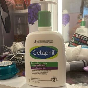 Restoring Lotion with Antioxidants - White and Green NEWW